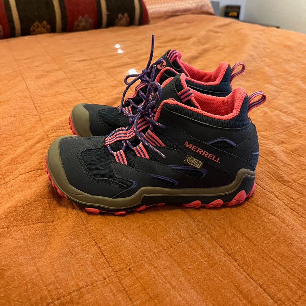 Merrell kids waterproof hiking boots size 2